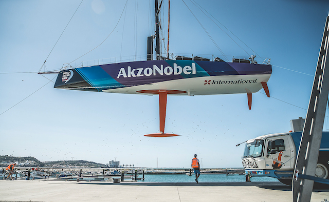 Ein Volvo Ocean 65: negativer Steven, sehr flaches Unterwasserschiff und ein extrem tief gehender Kiel. © Konrad Frost/Volvo Ocean Race
