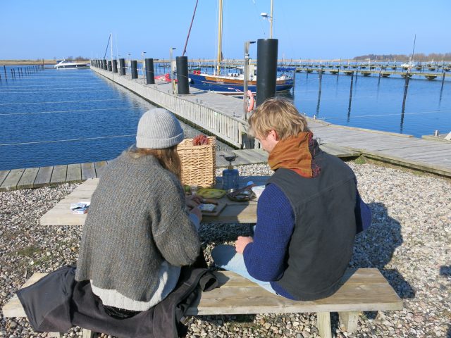 Die Promenaden sind offen, die Stege vielerorts gesperrt. Das heißt für viele Eigner derzeit beim eigenen Boot am Steg: Nur gucken, nicht anfassen! foto: ra