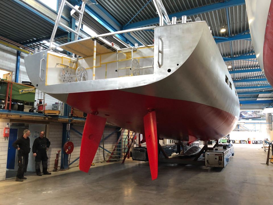 Im Heck der Pelagic 77 sind die Trossenwinden zu sehen (Bild: Tony Castro Design) Heckansicht der Pelagic 77