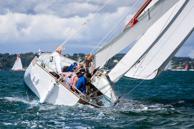 Keine Angst vor Wasser an Deck: „Winnie“ hoch am Wind. Bild: Jan Maas Falmouth Working Boats
