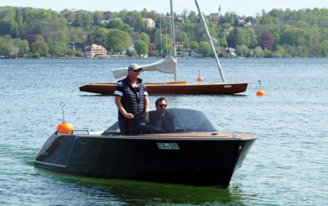 E-Motorboot auf dem Starnberger See. Der generelle Betrieb ist nun nicht mehr verboten © C. Schneider