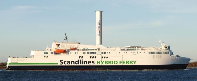 30 Meter hoher Flettner Rotor auf der Copenhagen © scandlines