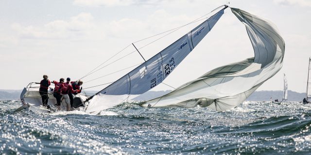 Es ist nicht ganz leicht derzeit, Kurs durch den Paragraphen-Dschungel zu halten. Doch die Erleichterungen werden spürbar. Foto: segel-bilder.de