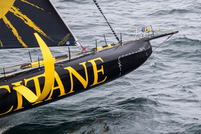 Gerade noch qualifiziert: Occitane mit klar erkennbarer Stelle, wo der Bug repariert wurde © classe imoca