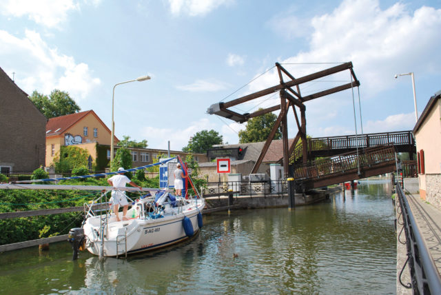 Boote mit Mastlegevorrichtung sind hier im Vorteil © Tourismusverein Scharmützelsee e.V., www.scharmuetzelsee.de