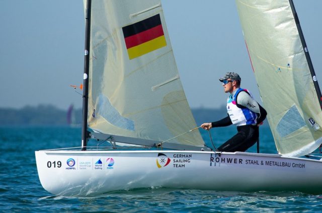 Nach dem BFD im zweiten Rennen sicherte Max Kohlhoff zumindest Silber. Foto: Jesus Renedo/sailing energy