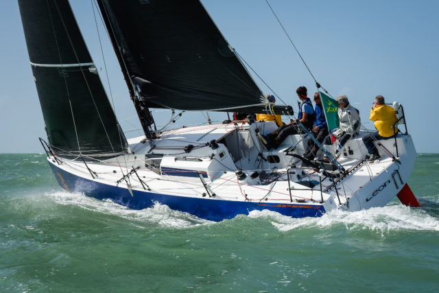 Am Wind profitiert die JPK 1030 vom optionalen Wasserballast © François van Malleghem Am Wind profitiert die JPK 1030 vom optionalen Wasserballast