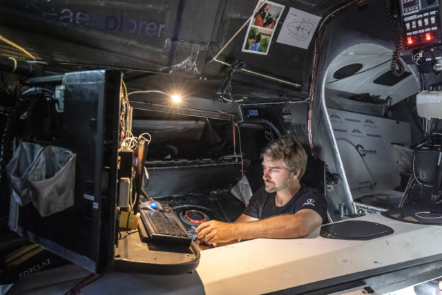 Ein IMOCA-Weltumsegler muss alles können. Alles! © Andreas Lindlahr