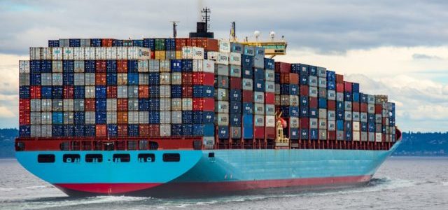 Ungefähr 6.000 Containerschiffe transportieren jährlich 226 Millionen Container (Symbolbild) © Ian Taylor, Unsplash