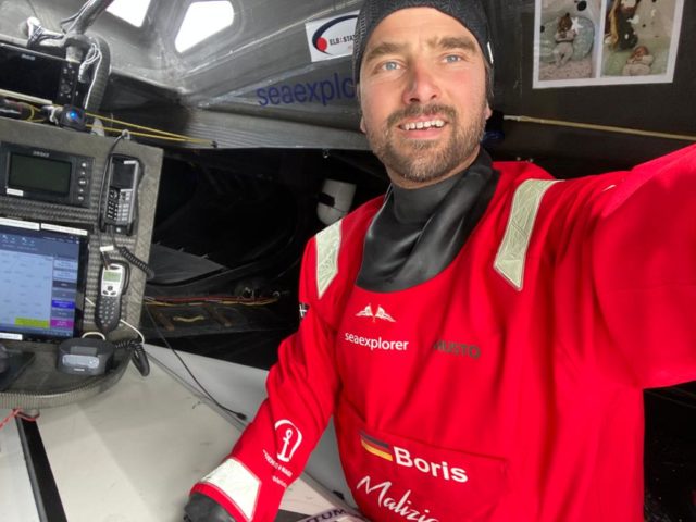 Boris Herrmann im Kommunikations-Modus © boris herrmann racing