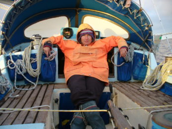 Kirsten Neuschäfer auf einem Solo-Überführungstörn im Atlantik