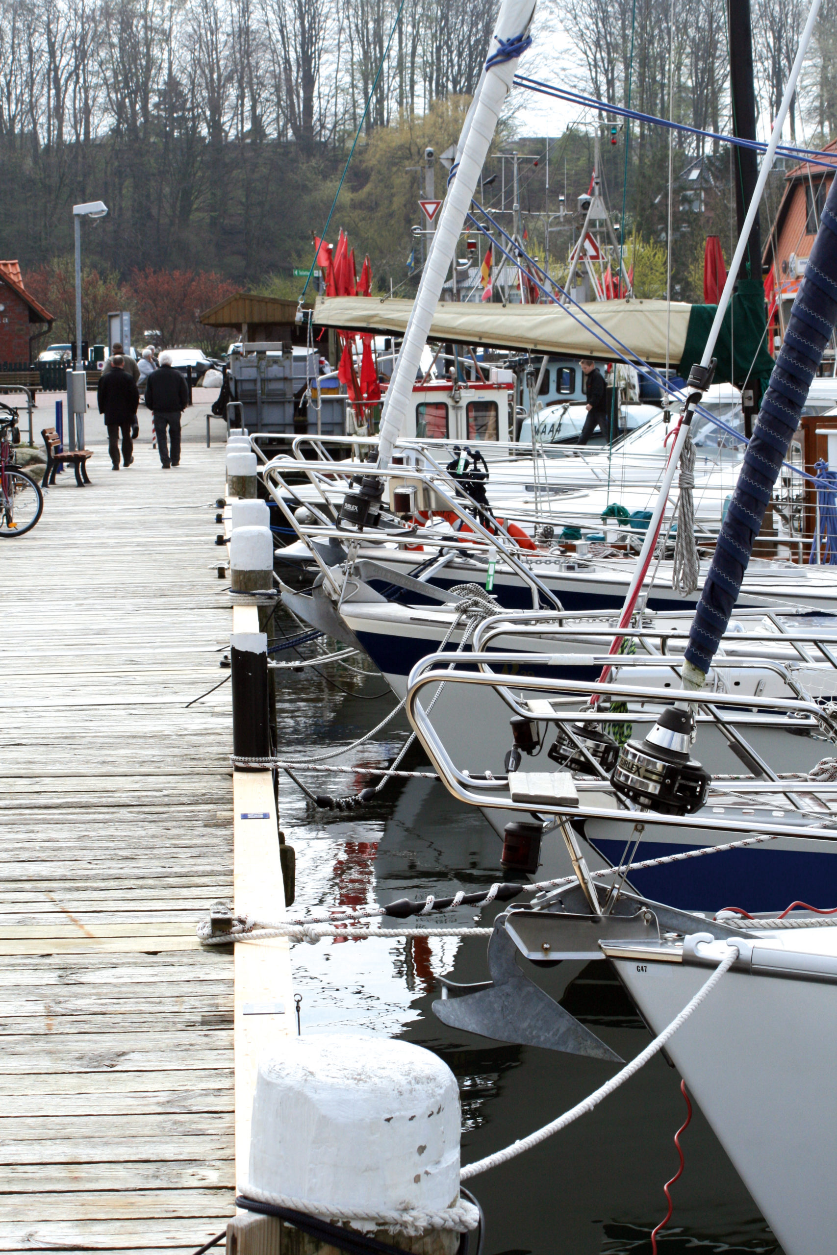 Auch Ruckdämpfer in den Festmachern tragen zum Wohlbefinden im Hafen bei © Silke Springer