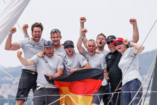 Team OTG im Freudentaumel. Foto: sailing energy / The Ocean Race