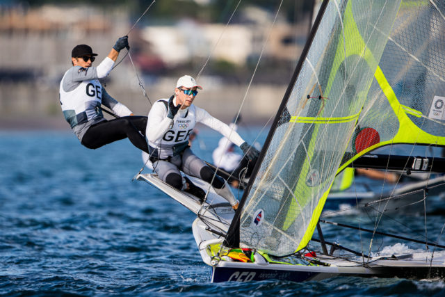 Auf den Punkt fit: die 49er-Crew Erik Heil und Thomas Plößel. © Sailing Energy / World Sailing