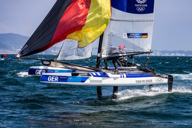 Trotz einer Kenterung im dritten Rennen glänzten Paul Kohlhoff und Alica Stuhlemmer auf dem dritten Gesamtrang in der Nacra 17-Klasse.<br />© Sailing Energy / World Sailing