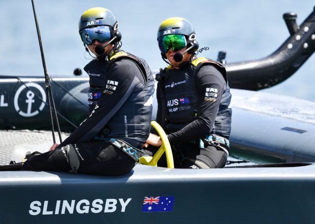 Tom Slingsby (rechts) steuerte das australische Boot zum Sieg im Finale in Plymouth