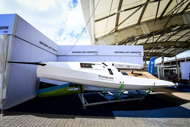 Der Rumpf des Ecoracers besteht aus Flachsfasern, einem thermoplastischen Harz und PET-Schaum