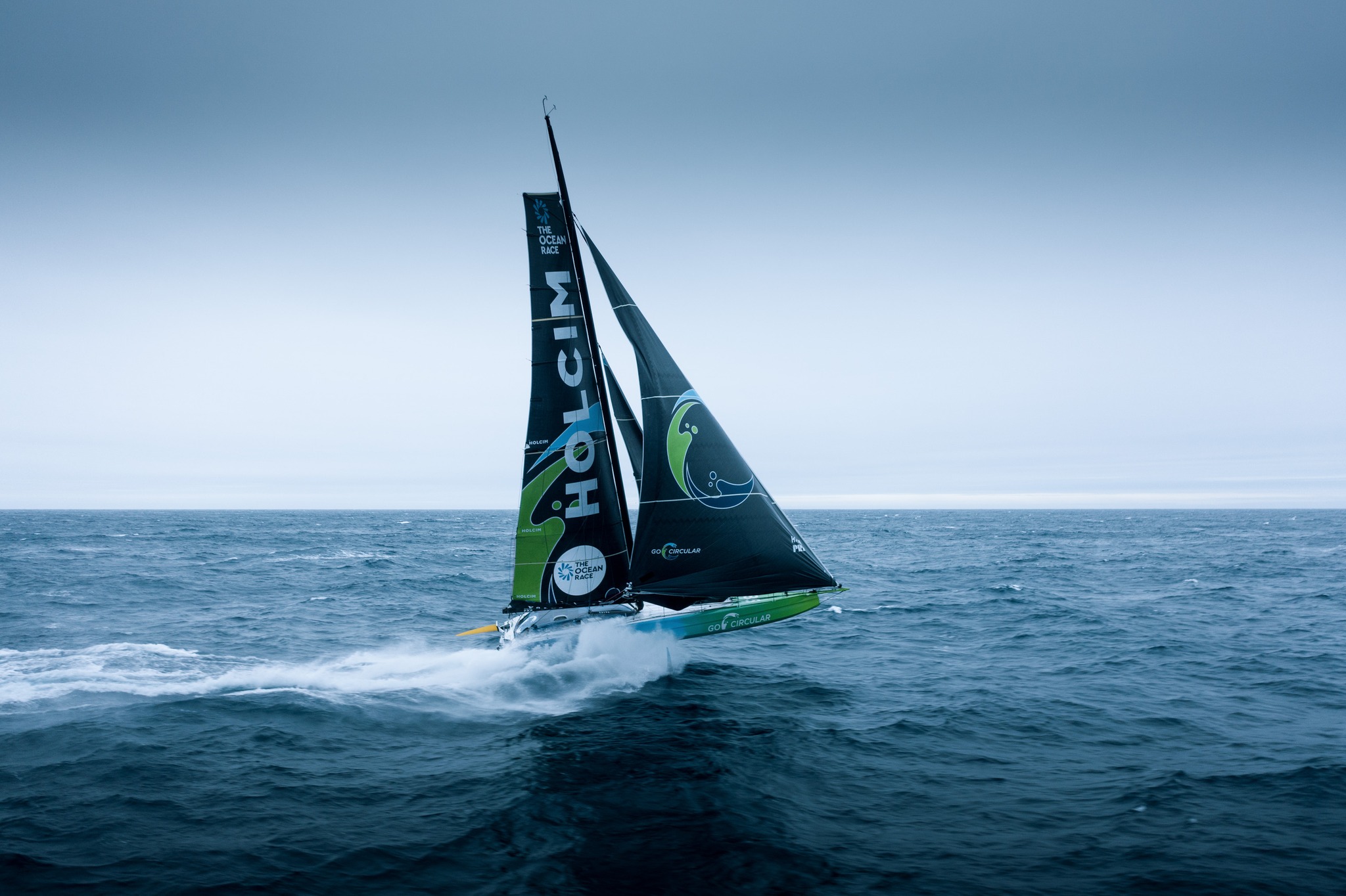 Neues The Ocean Race Team F r Escoffier Holcim PRB Holt Offshore 