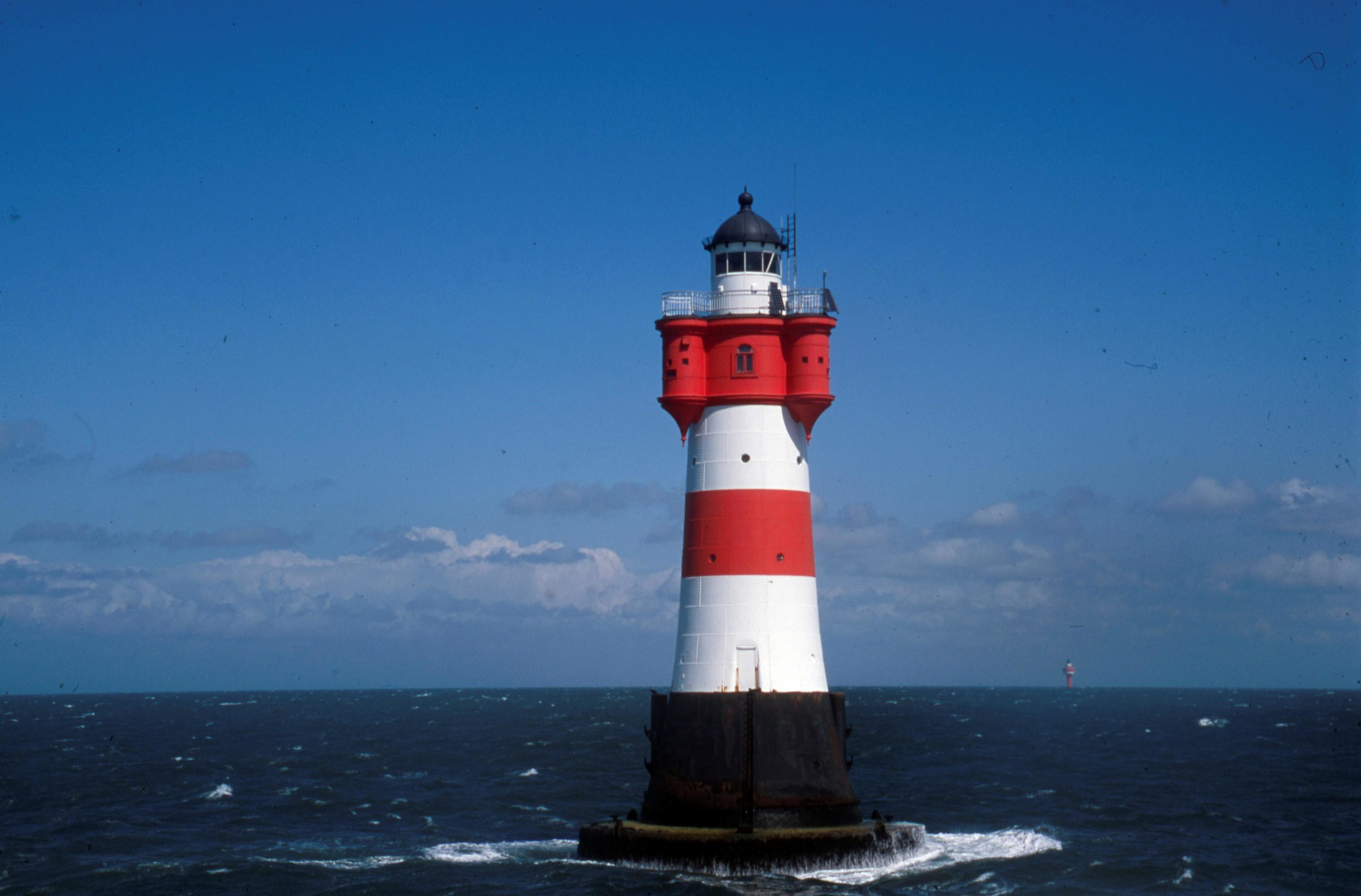 Leuchtturm Roter Sand soll dichter an die Küste rücken | SegelReporter