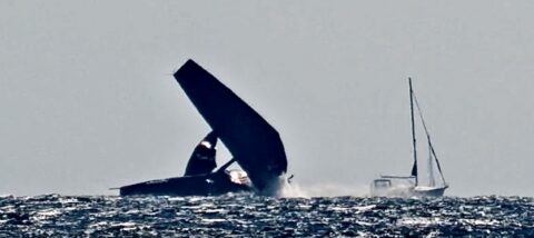 Der Alinghi RBR Mastbruch.