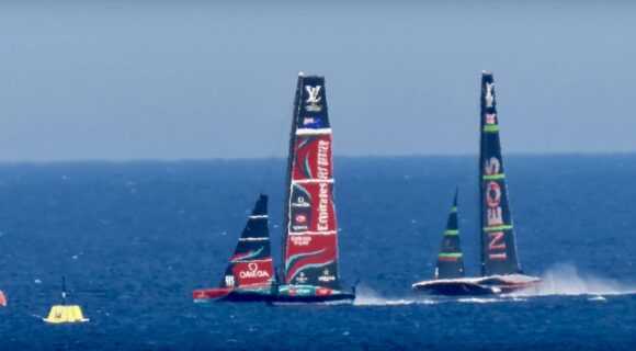 Emirates Team New Zealand und INEOS Britannia