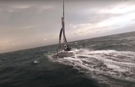 Sodebo startet Jules Verne Rekordversuch: Gutes Wetterfenster verspricht weniger als 5 Tage zum Äquator