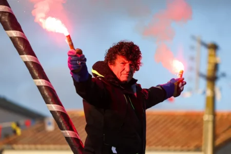 Vendée Globe: Jean Le Cam (65) über sein Rennen – Die Sache mit dem vergessenen Tape beim Mast-Aufstieg