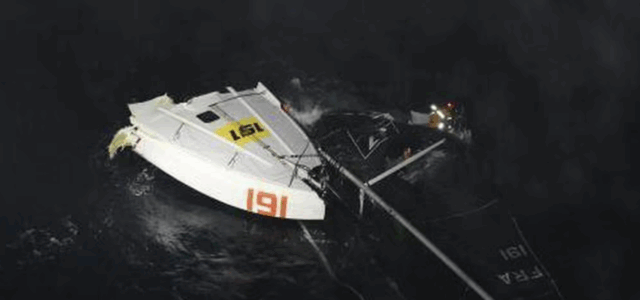 Normandy Channel Race: Kollision mit Frachter – Class 40 in zwei Teile zerbrochen. Crew mit Helikopter geborgen