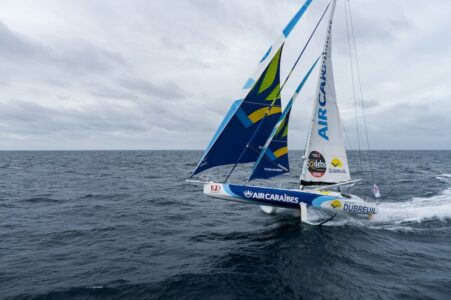 Verkauft nach Kanada: The Ocean Race Siegeryacht kommt nach Kiel – schnellster IMOCA der Welt