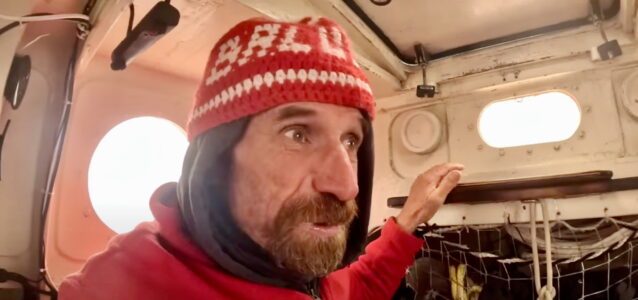Mikro-Weltumseglung 2.0: Yann Quenet vor Neufundland – 39 Tage auf See, „null Vorkommnisse“