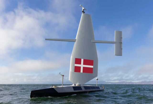Segeldrohne unter dänischer Flagge