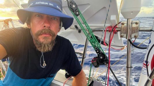 Mini Globe Race: Seit sechs Tagen in der 10.000 sm-Etappe – Sauers Pechsträhne reißt nicht ab