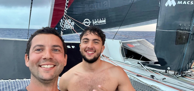 Ultim: Guirec Soudée beendet Trainings-Transat mit berühmtem Influencer – neuer Sponsoren-Trend?