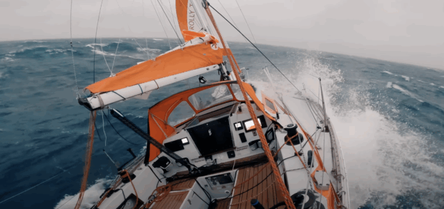 Video: Wikinger Aandera trotzt 40 kn von vorne – und surft ohne Segel mit 8 kn zurück nach Norwegen.