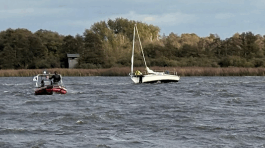 Steinhuder Meer: Segelboot gerät in Seenot, nachdem ein Want gebrochen ist