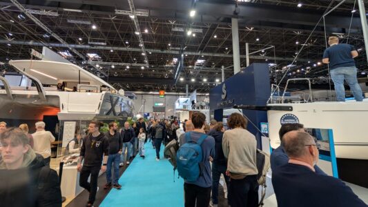 Stephan Bodens Kolumne: Viele Werften schotten sich auf Messen immer stärker gegen Besucher ab.