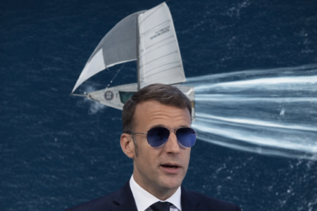 Macron Meme in der Segslzene: Franzosen feiern „coolen“ Präsidenten