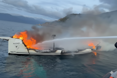 Yacht-Brand: Feuerwehr kommt zu spät