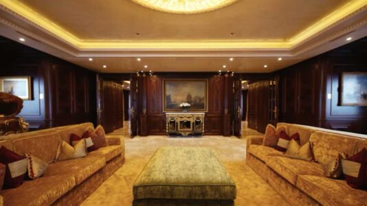 Black Pearl: Neues Video zeigt das Superyacht-Interieur in einem Rundgang.