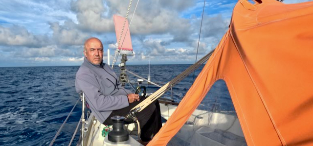 Golden Globe Race: Erden Eruç ruderte und radelte um den Globus – nun einhand unter Segeln