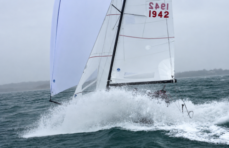 Faszination J/70-Segeln: Vollgas-Surf bei 35 Knoten Wind
