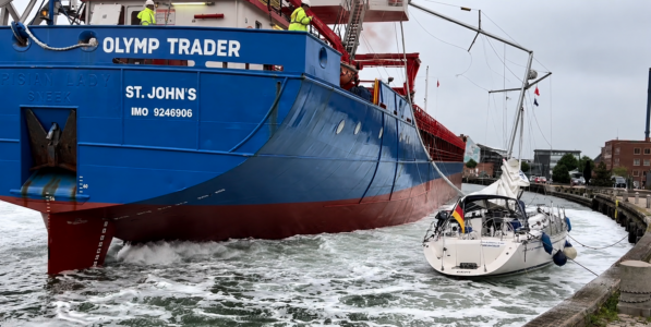 Wachoffizier alkoholisiert: Frachter rammt Segelyacht im Hafen von Korsør