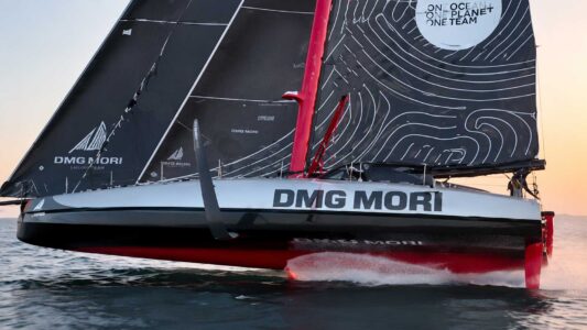 DMG MORI fliegt: Jetzt beginnt der Kampf der IMOCA-Design-Konzepte