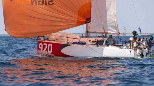 Orca-Kontakt bei Mini Atlantique: Skipper muss Hilfe anfordern