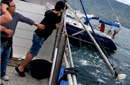 Crash bei Prozession für die Schutzheilige der Seeleute: Segelyacht verliert das Rigg