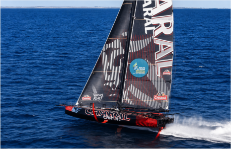 Relaunch vom bisher schnellsten IMOCA: Beyous „Charal 2“ fliegt mit neuem Rumpf