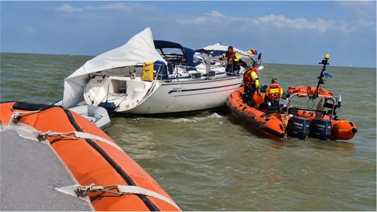 Mastbruch vor Enkhuizen: Freiwillige Seenotretter werden gefeiert