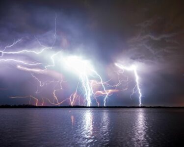 Segel-Jugendlager: „Downburst“ wirft vier Yachten um – 37 Menschen im Wasser