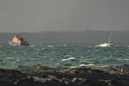 Wassereinbruch vor den Orkneys auf Segelyacht. Retter loben Crew ausdrücklich.