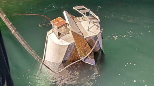 Böe während der Wende: Varianta kentert am Bodensee und sinkt fast vollständig